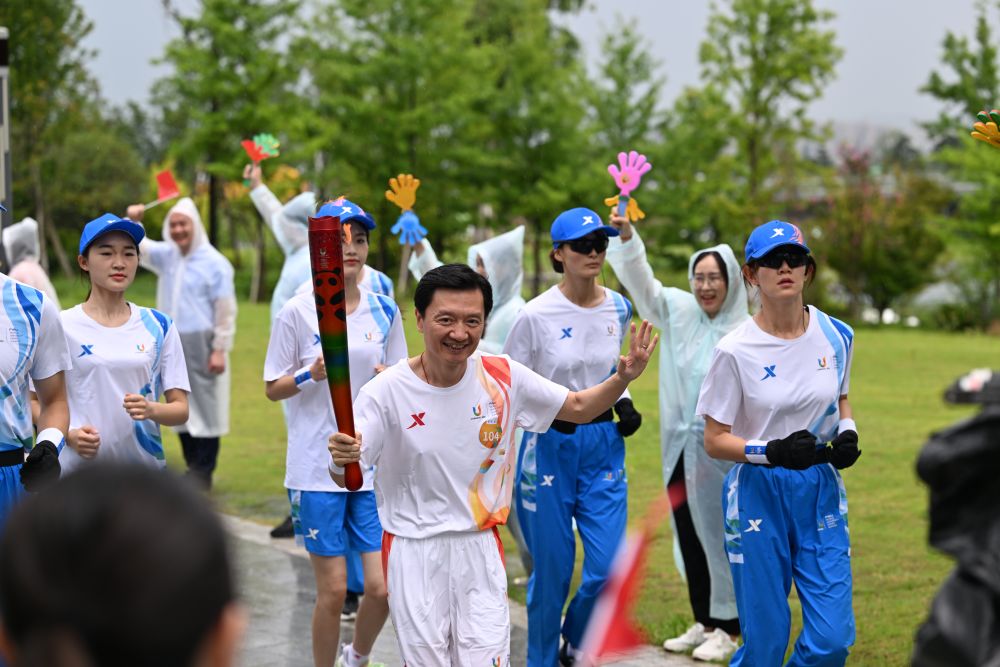 追光丨追逐青春之光！成都大运会火炬传递全回顾